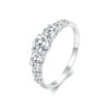 Anillo Medio Riviere Tiara Moissanitas