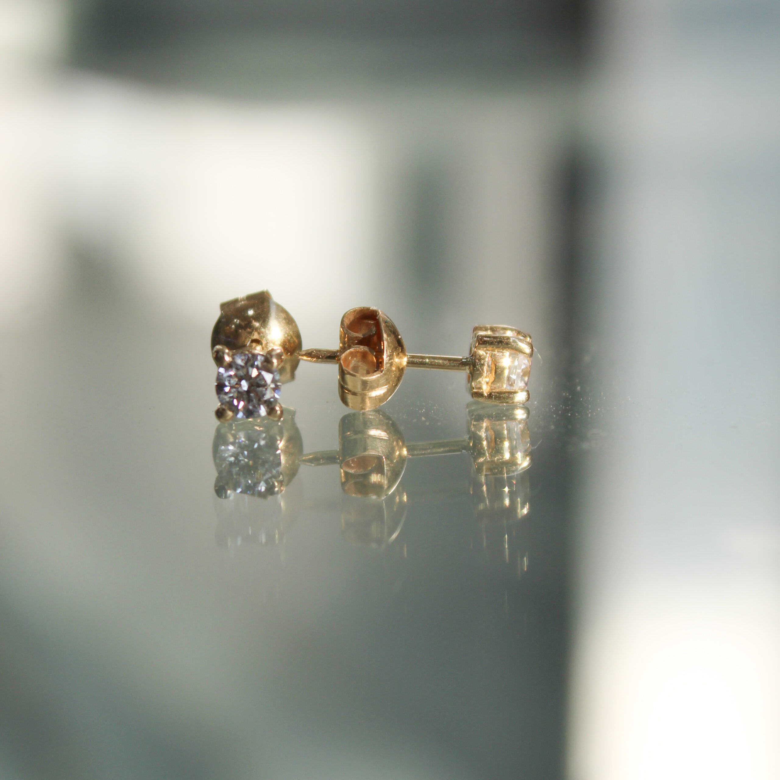 Aretes Chispa con Diamante de Laboratorio Oro 18k - Imagen 2