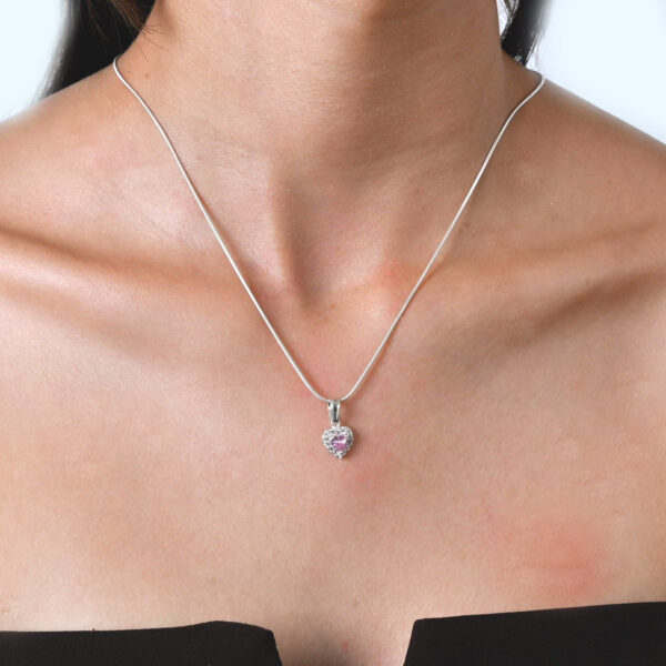 Collar con dije corazón Queen - Imagen 4